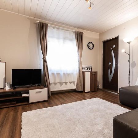 Cozy, Quiet & Family Friendly In Arad Διαμέρισμα Εξωτερικό φωτογραφία